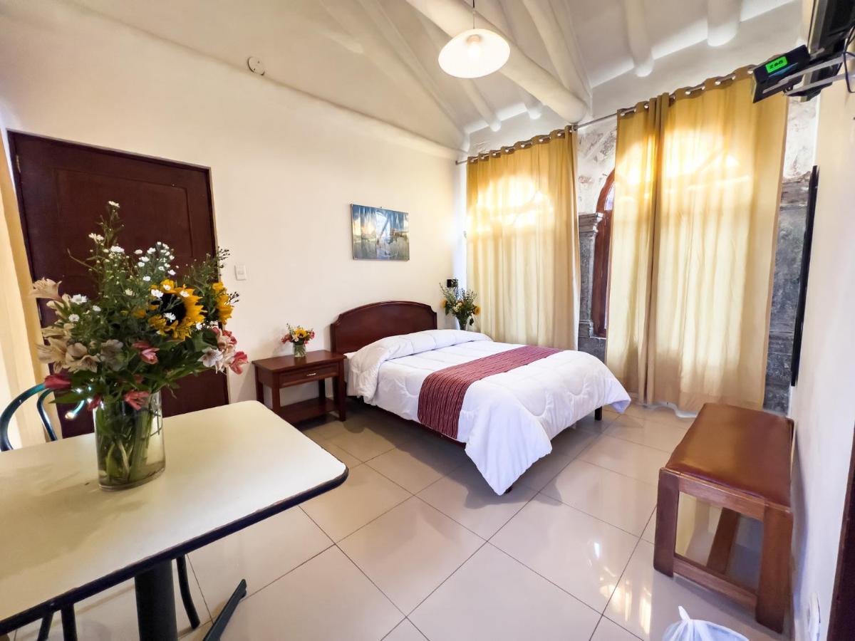 Hotel Plaza Saphi